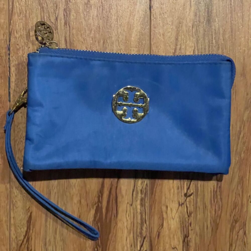 Tory Burch Nylon 3 Compartment Blue Logo Designer Wallet Wristlet Bag